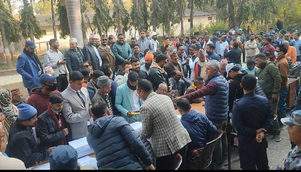 बाँकेका ३ निर्वाचन क्षेत्रमा ६१ जनाको उम्मेदवारी